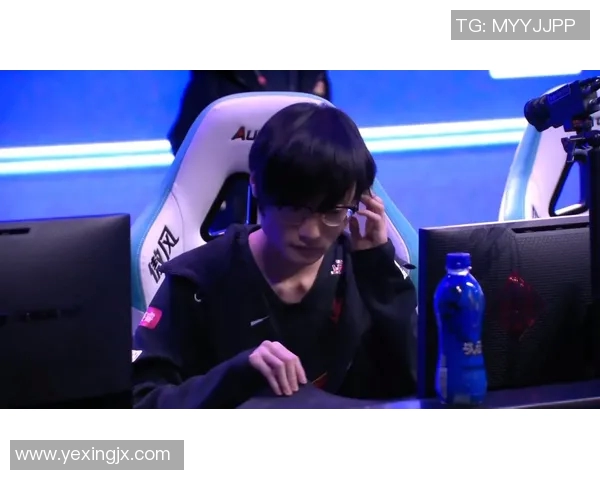 FPX战队在和平精英赛季中的战术调整与团队转型深度分析